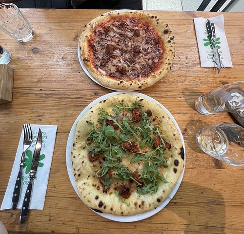 Pizza vvq vegan y ses illes vegan  at Garden Pizza in Sant Cugat Del Valles