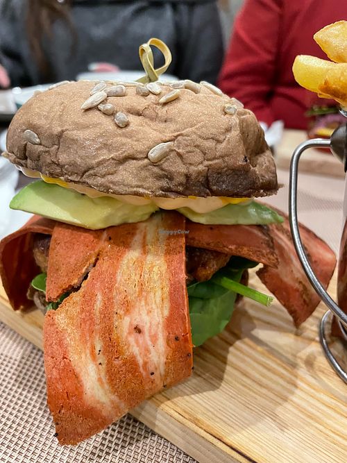 Brownie hamburger at Veganapati in Lisbon