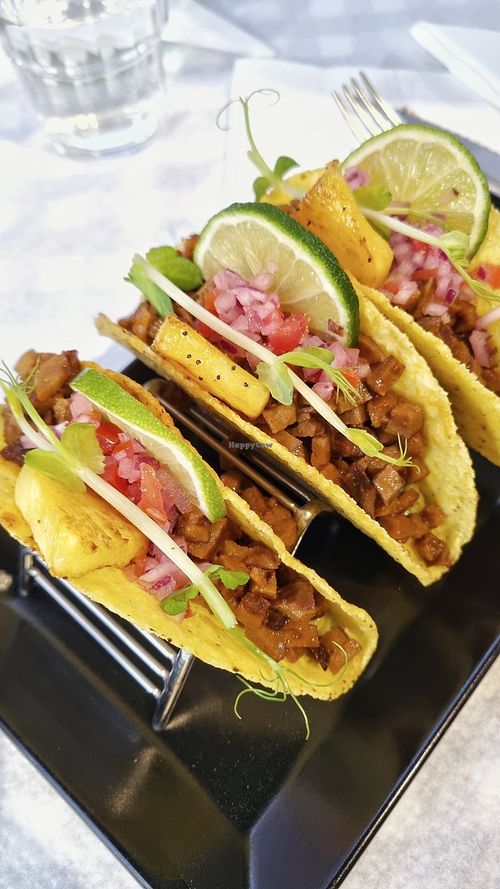Tacos (were good) at Veganapati in Lisbon