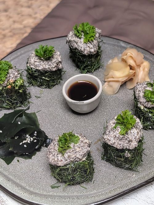 "Caviar" Sushi at Shivari - Healing Center & Vegan Restaurant in Koh Phangan