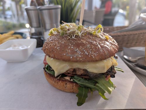 Giggle Burger 5/5 at Kleines Strandhaus in Sellin