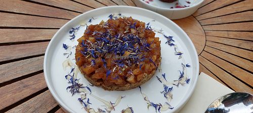 Apple crumble at Des Cotes Cafes - Maybe closed in La Ciotat
