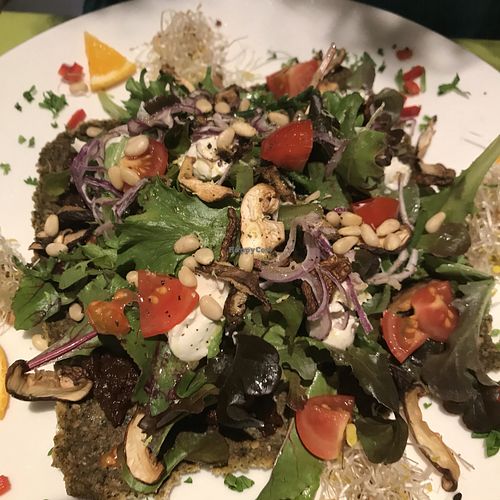 Raw pizza at Veggies on Fire in The Hague