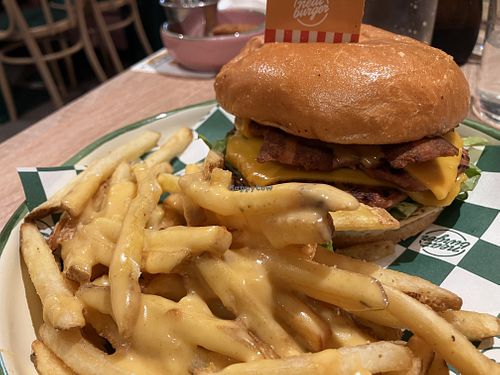 Leo’s favorite   at Neat Burger - Merlata Bloom in Milan