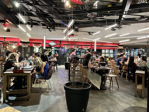 Outdoor dining area   at Almacen De Pizzas in Asuncion
