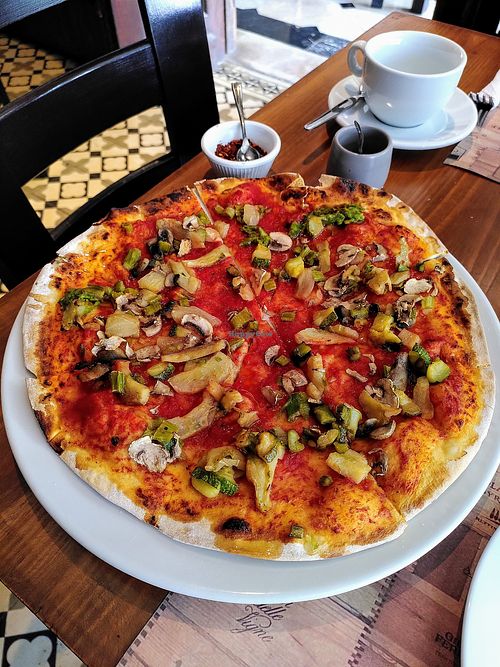 pizza La Granja (vegan, ask without mozzarella) at Osteria Del Porto in Lima