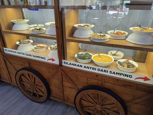 Buffet spread at Fortunate Kopitiam & Bakery in Batam