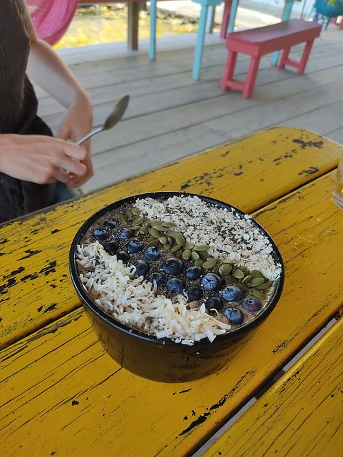 Cacao smoothie bowl (ask for no granola for vegan) at Pink Flamingo in Utila