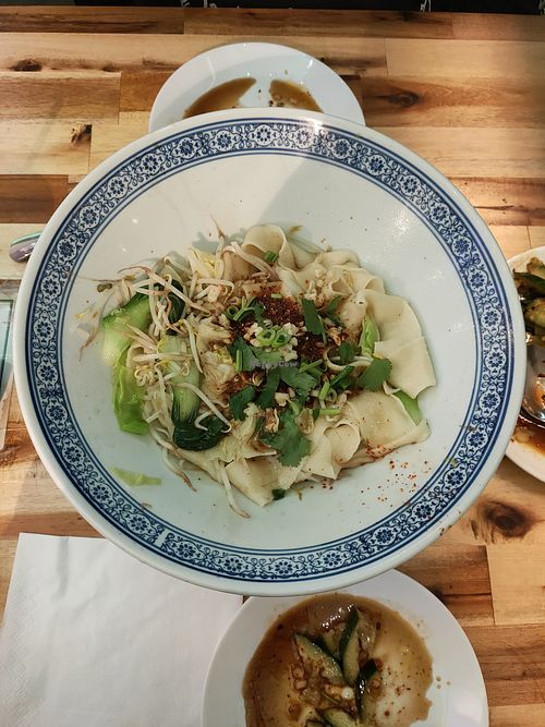 E7: Tsula tsula chili noodles at Chin Burger 秦堡 in Cologne