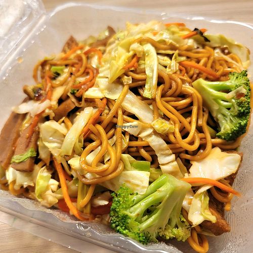 Chow Mein at Van Hanh Restaurant in Portland