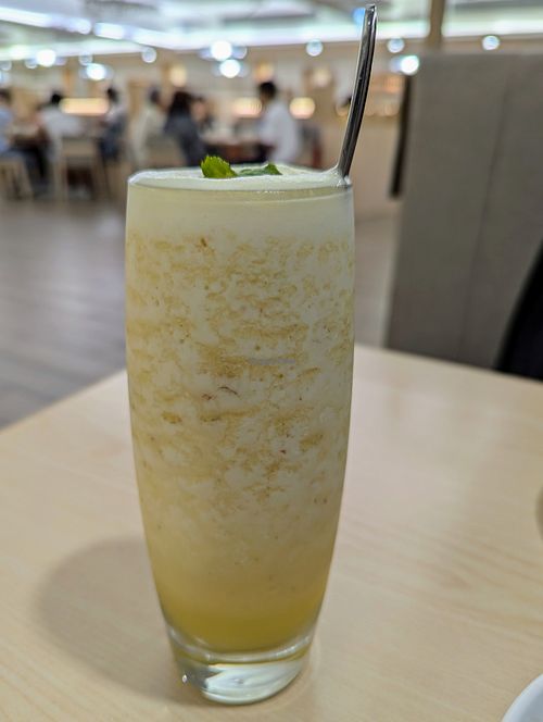 Pineapple Apple Juice at Veggienius in Taipei
