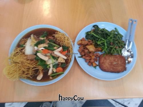 Crispy noodle at Ru Xian Vegetarian in West Singapore