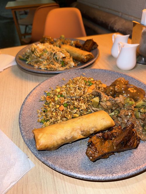 Comida china de sus bufet de domingo. Me encanta.   at Mad Lab in Mexico City