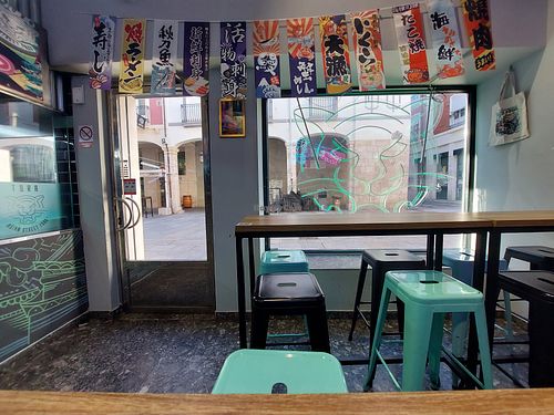 Plenty of seating, all the stools I tried were unstable, though  at Tora Street Food in Burgos