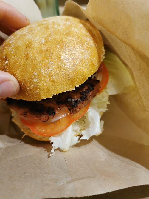 Vegan burger at Gastrobar La Cueva in Sanxenxo