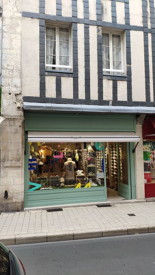 Front entrance at Alternative - Shoes & Accessories in La Rochelle