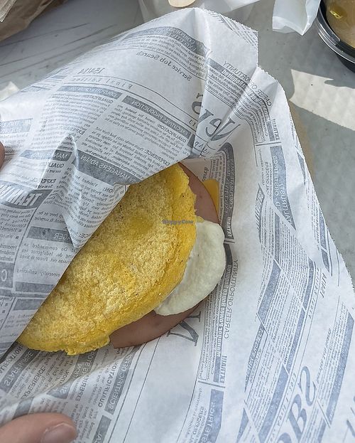 Arepa mista  at Azulejo Vegan in Corroios