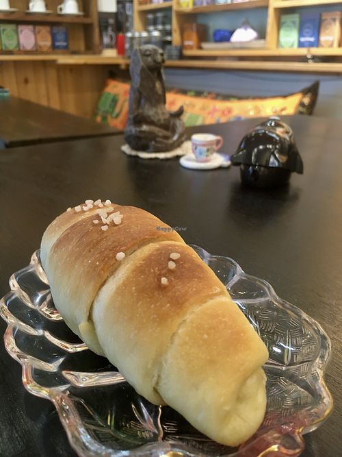 Vegan salt bread and extensive tea selection on the shelves  at jejudobrrwercoffee - 재주도부러워커피 - Maybe closed in Jeju