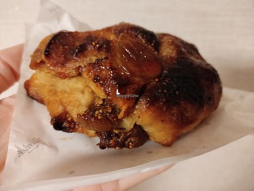 Fig bun at Ashville Bakery Cafe - 애쉬빌 베이커리 카페 in Seoul