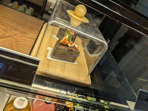 Yum at Cafe Uroka - 카페유로카 in Seoul