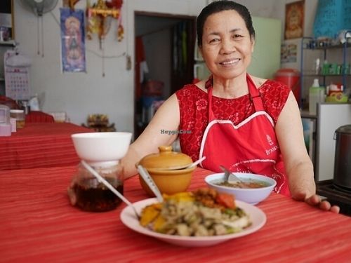 One of the sweet grannies at Chuan Siang in Chiang Mai