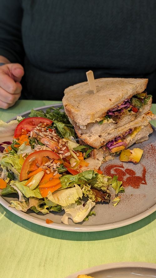 Purrfect Peanut Sandwich plus side sapad at Katzentempel - München in Munich