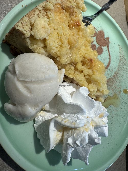 apple crumble  at Katzentempel - München in Munich