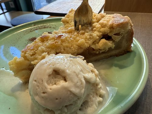 apple crumble  at Katzentempel - München in Munich