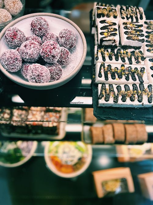Raw treats & bowls ✨✨✨ at The Vegan Fairies in Athens