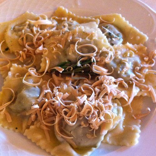 homemade ravioli with wild herbs, tofu and smoked vegan cheese at Ristorante del Pallone in Bistagno