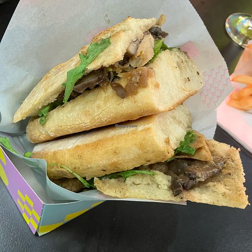 Bocadillo Heura trufada con champiñones  at Pans & Company in Badajoz