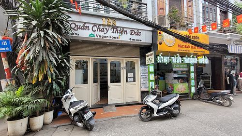 Entrance at Thiện Đức in Hanoi