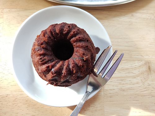 Vegan chocolate bundt cake at Mamacoffee - Jiřího z Poděbrad  in Prague
