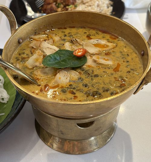 Cassia leaves curry   #Veganuary at Vegan Mahanakhon in Bangkok