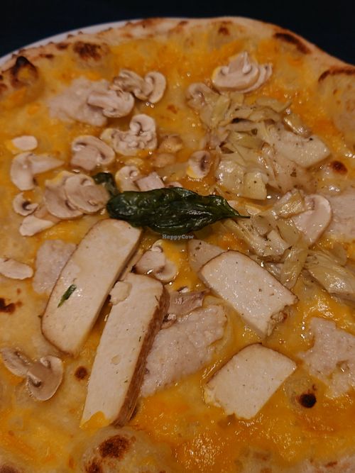 Quattro Stagioni at Meow Pizzeria Verde in Innsbruck