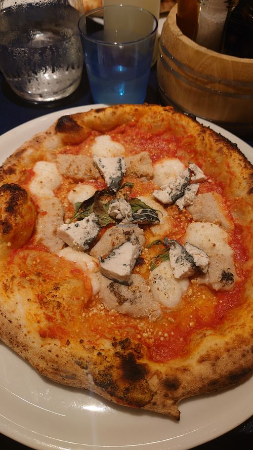  at Meow Pizzeria Verde in Innsbruck