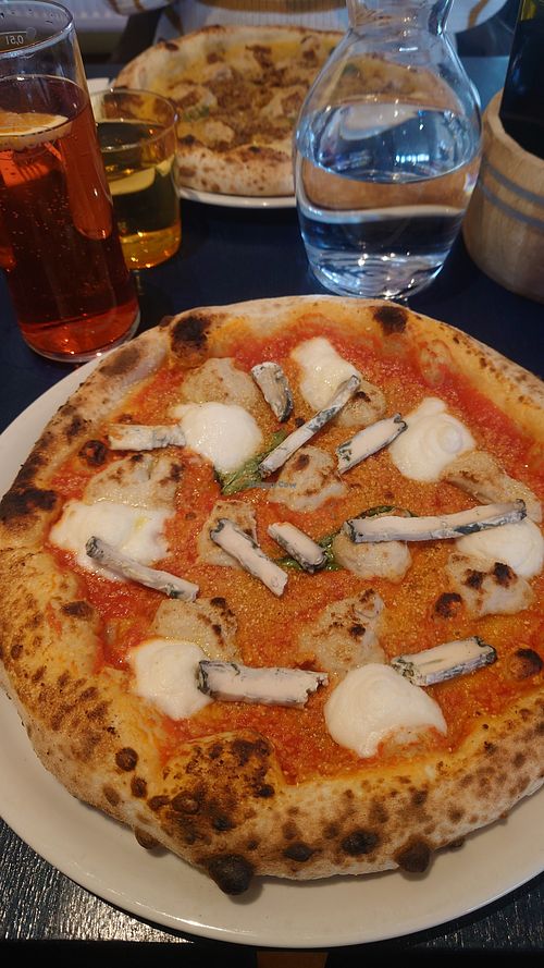  at Meow Pizzeria Verde in Innsbruck