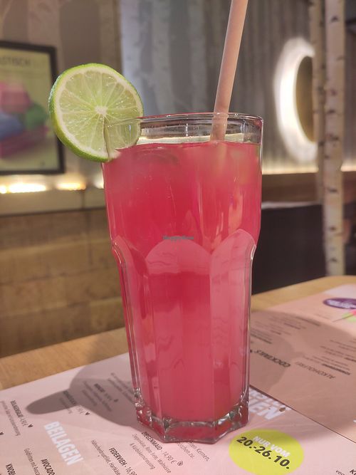 Dragon fruit lemonade at Hans Im Glück - Türkenstraße in Munich