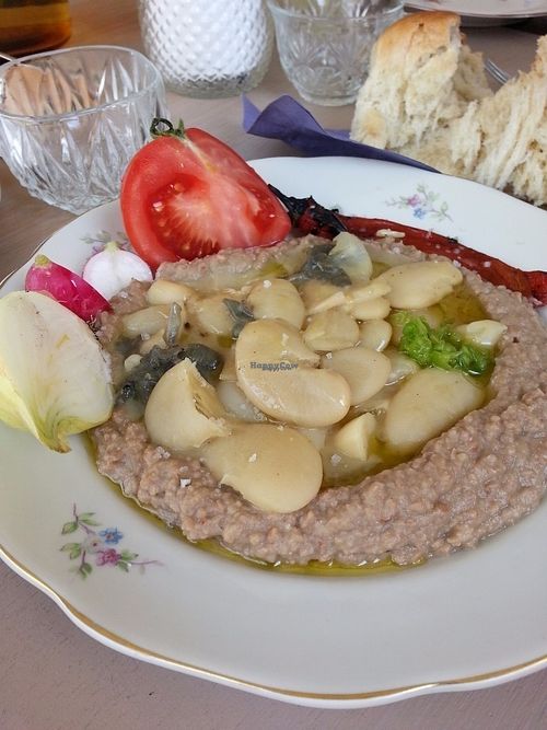 Been mesabacha at Zakaim - Vegan Boutique in Tel Aviv