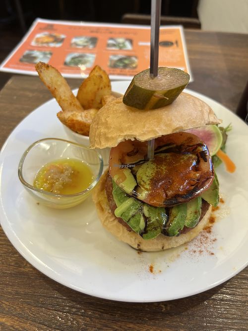 LUXE BURGERS & Sunny's Table Asakusa