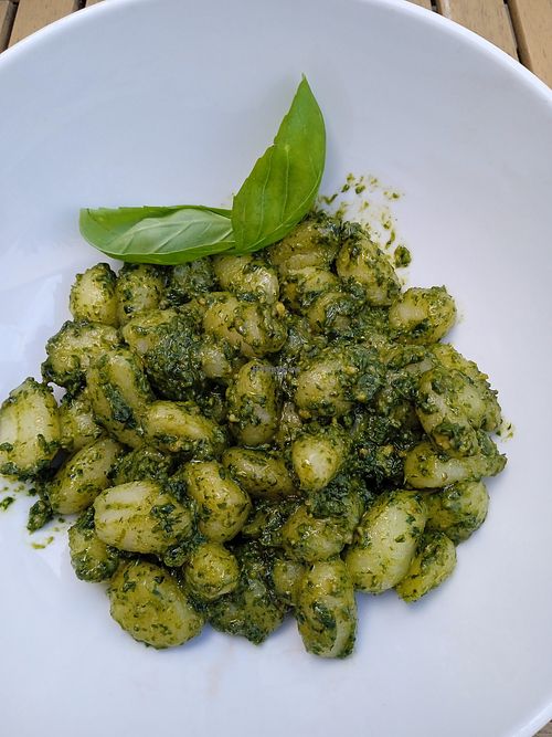 Gnocchi mit Basilikumpesto at PADU "Die Holzofenpizza" in Osterhofen