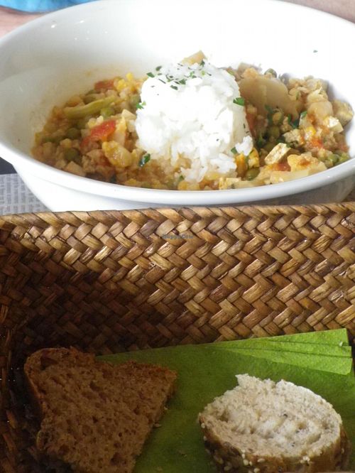 Thai style main - lots of veggies and homemade bread. We were happy bunnies! at Sukha in Castelldefels