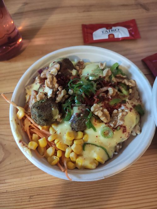 Falafel bowl, met honing mosterd saus at Hawaiian Poke Bowl - Maastricht in Maastricht