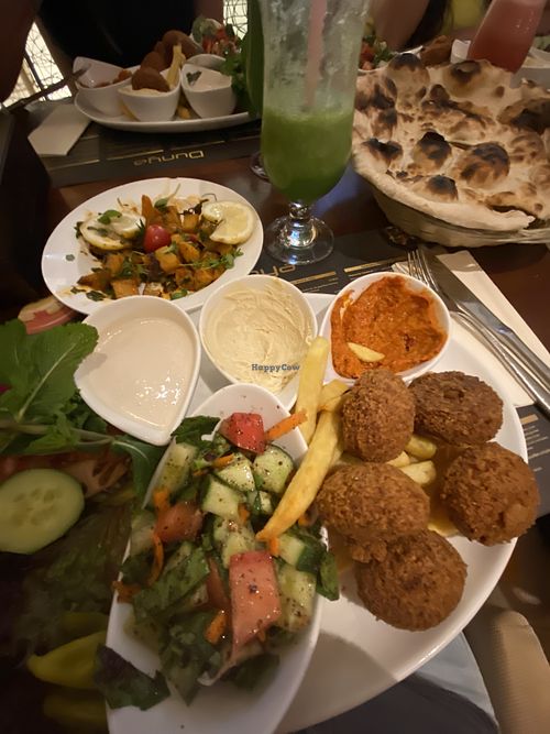 Falafelteller & batata harra   at Dunya in Mannheim