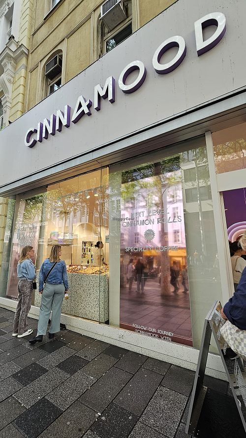  at Cinnamood in Vienna