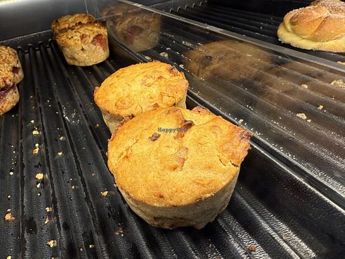 vegan apple cake  at denns Biomarkt -  Europaplatz in Berlin