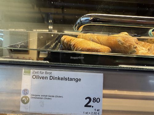 vegan bread rolls w/ olives  at denns Biomarkt -  Europaplatz in Berlin