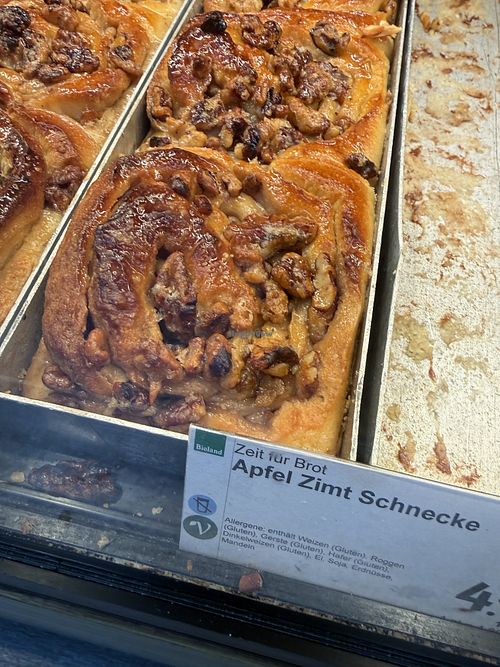 cinnamon roll  at denns Biomarkt -  Europaplatz in Berlin