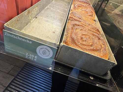 cinnamon rolls #Veganuary at Steinecke in Berlin
