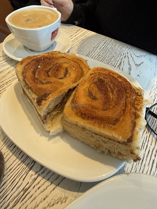cinnamon rolls vegan  at Steinecke in Berlin
